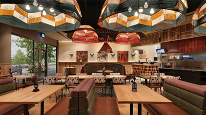 images/4 Block Photos/Nandos-inside.jpg